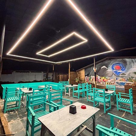 Traverse Luxe Hostel パロレム エクステリア 写真