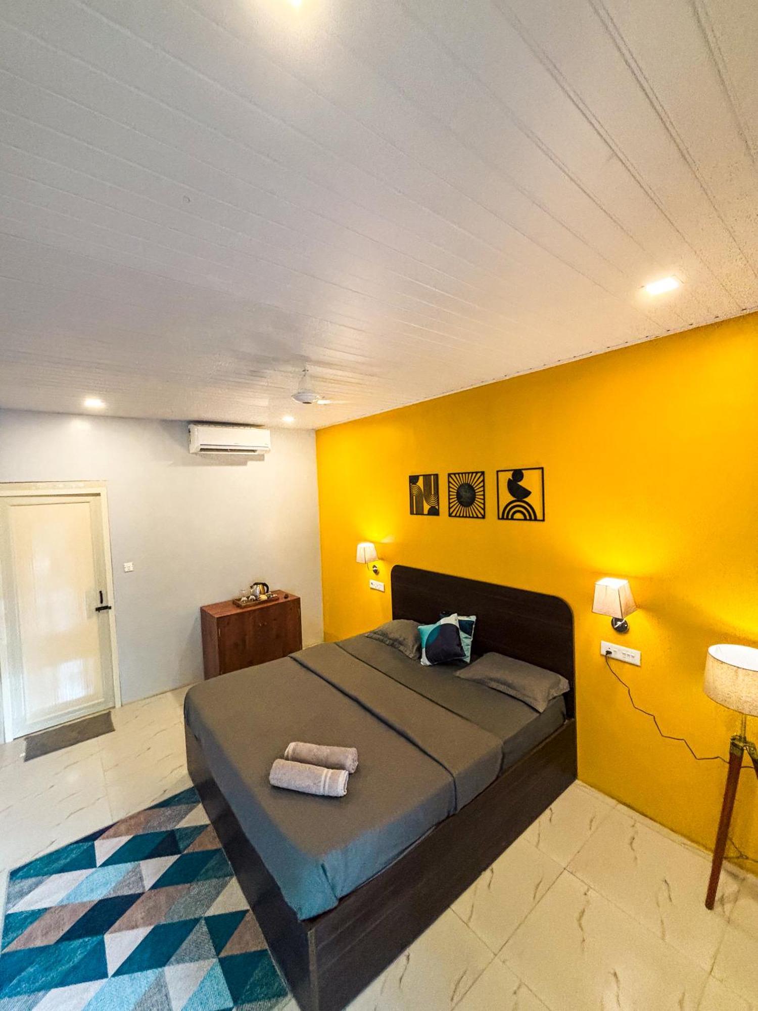 Traverse Luxe Hostel パロレム エクステリア 写真