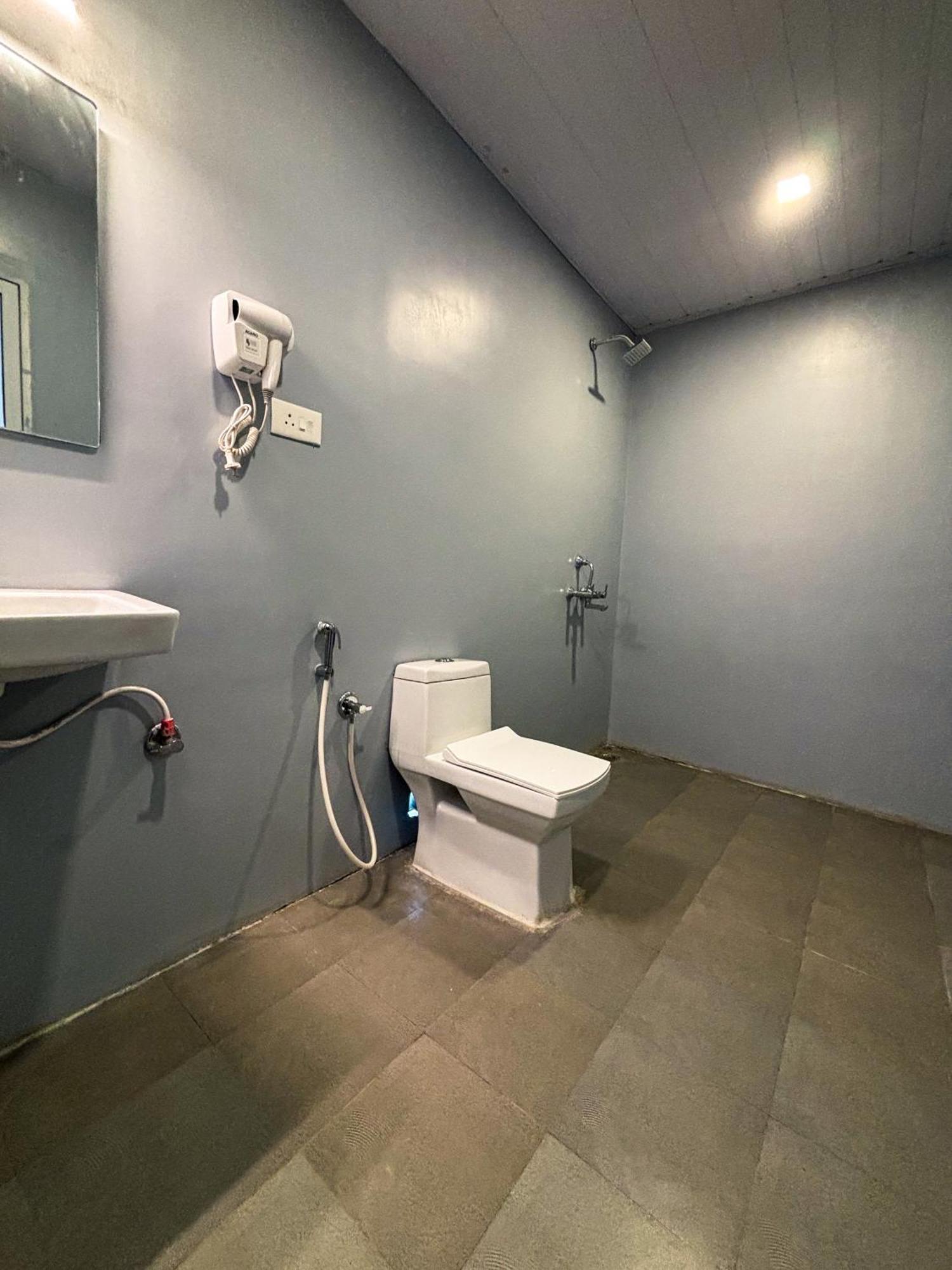 Traverse Luxe Hostel パロレム エクステリア 写真